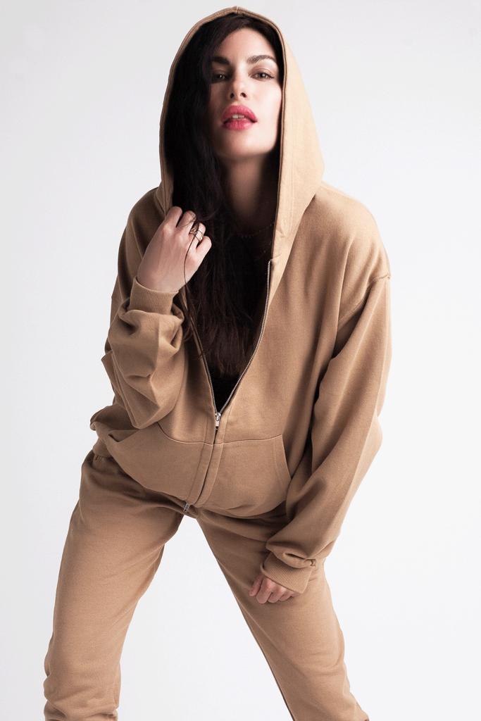 Organic hoody - Mushroom on model with hood up